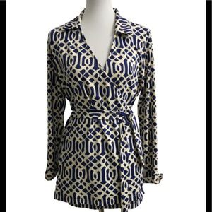 J. McLaughlin Blue and Cream Geometric Tunic